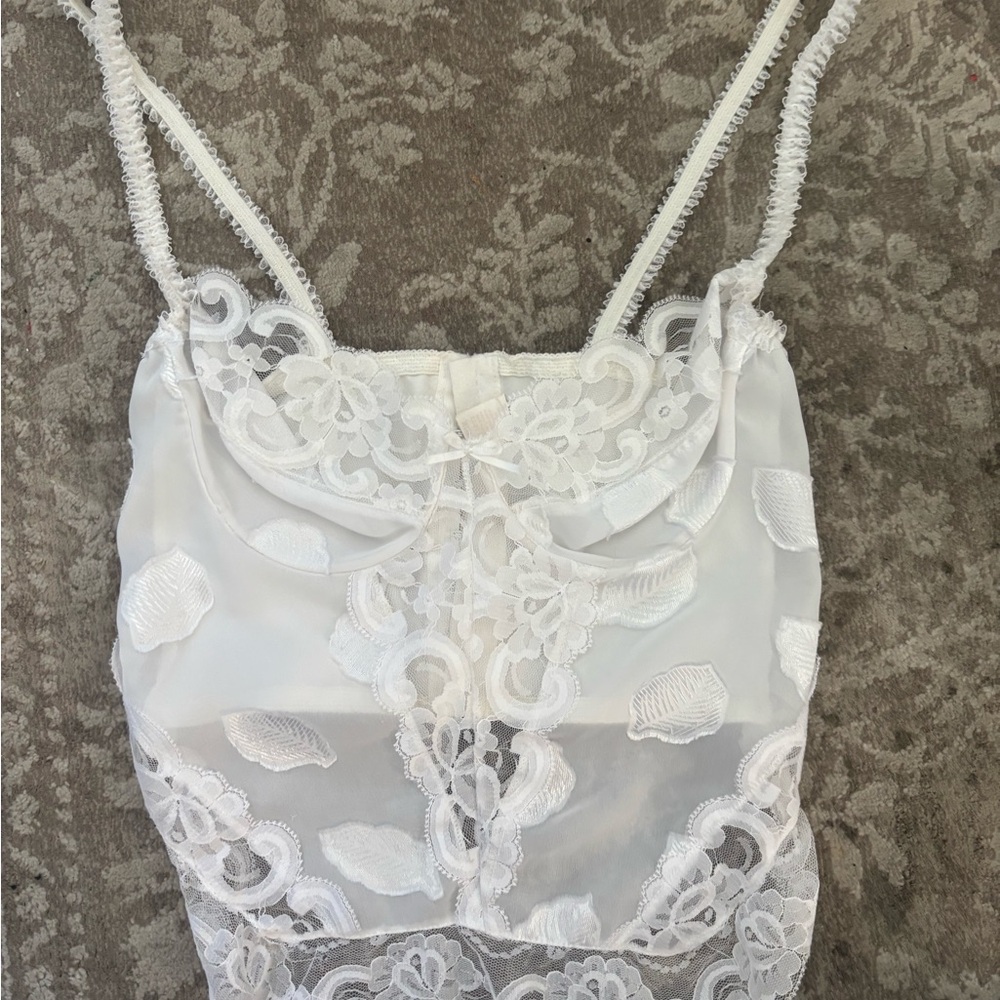 Chic vintage White Lace Camisole